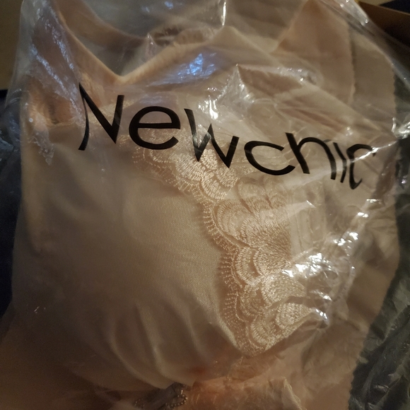 Peach Bra - Picture 3 of 4